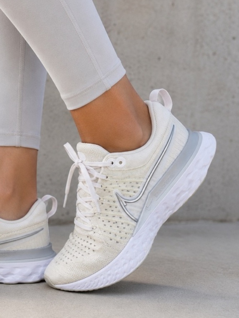 Nike React Infinity Run Flyknit 2 Sneakers White Cream Silver Running Shoes